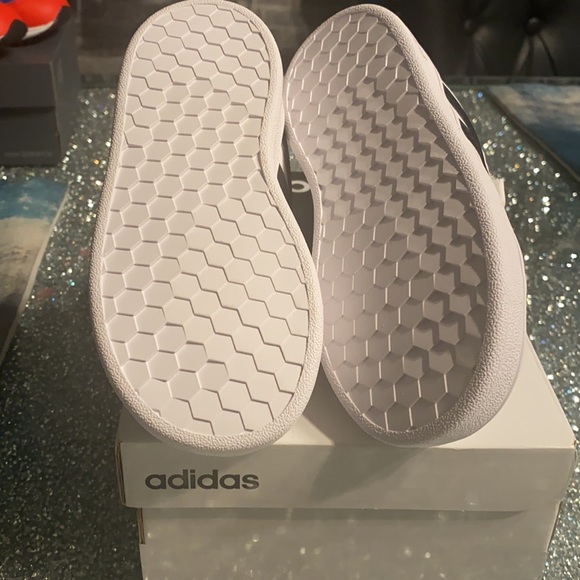 SNEAKERS - Picture 3 of 5